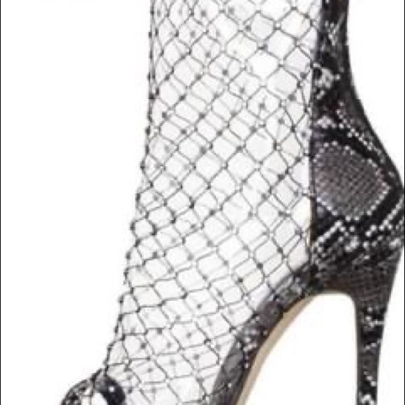 Shoes see trough - Picture 2 of 4